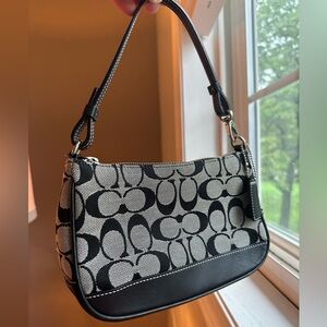 ✨SOLD✨Coach Signature Demi mini Pouch Hand Bag Canvas Leather Black